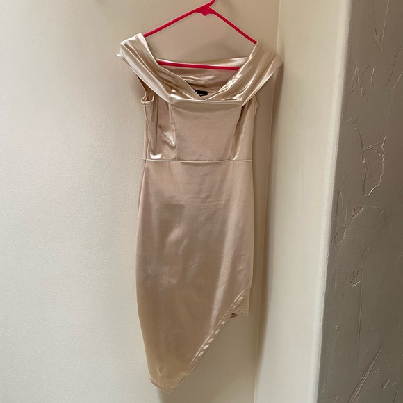 Lulu’s champagne colored midi dress size Small - Picture 2 of 6